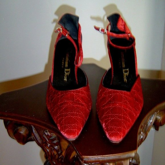 CHRISTIAN DIOR PARIS DEEP RED VELVET PUMPS HEELS ITALY 37.5 US 7.5 - Picture 1 of 16